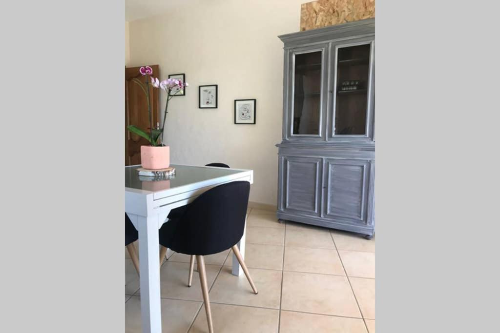 Le Clos Des Vignes Junas Exterior foto